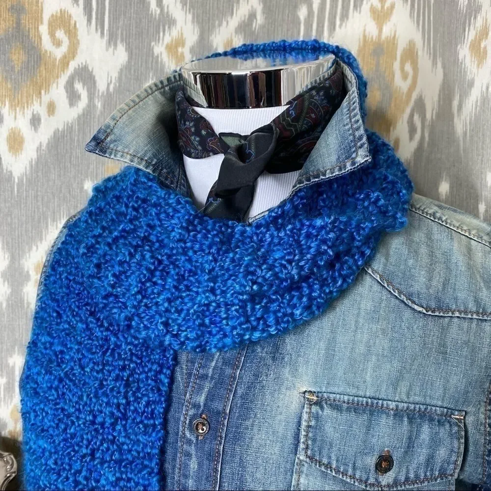 Unisex Hand-knit Oblong Blue Scarf